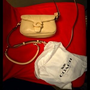 LIKE NEW AUTHENTIC COACH PILLOW TABBY 18 IVORY